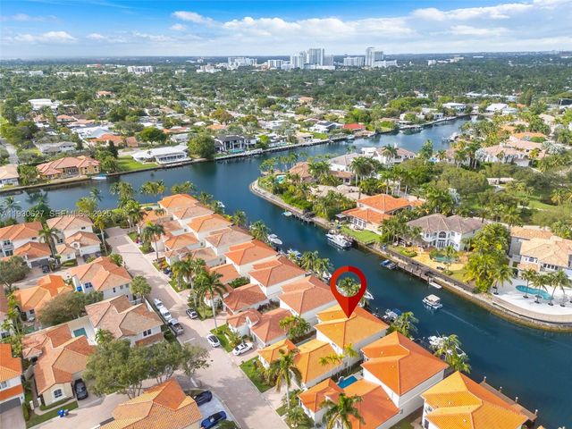 1091 Waterside Ln, Hollywood, FL 33019
