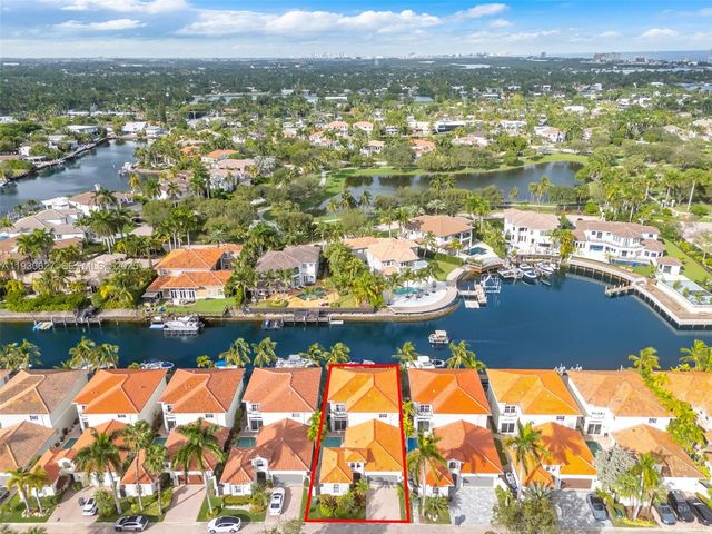 1091 Waterside Ln, Hollywood, FL 33019