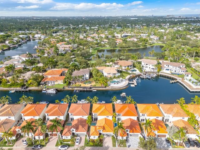 1091 Waterside Ln, Hollywood, FL 33019