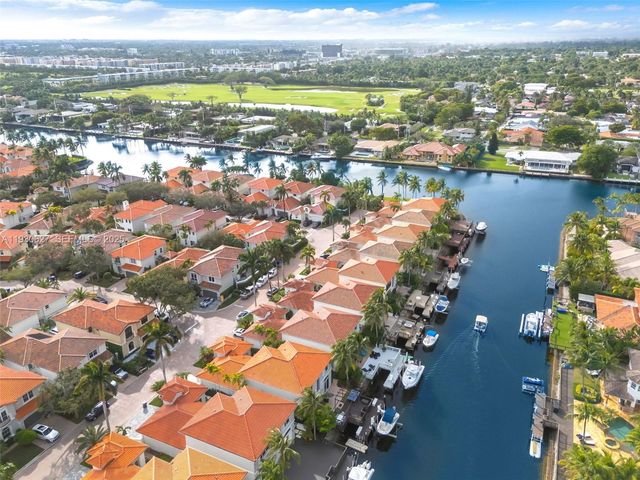 1091 Waterside Ln, Hollywood, FL 33019