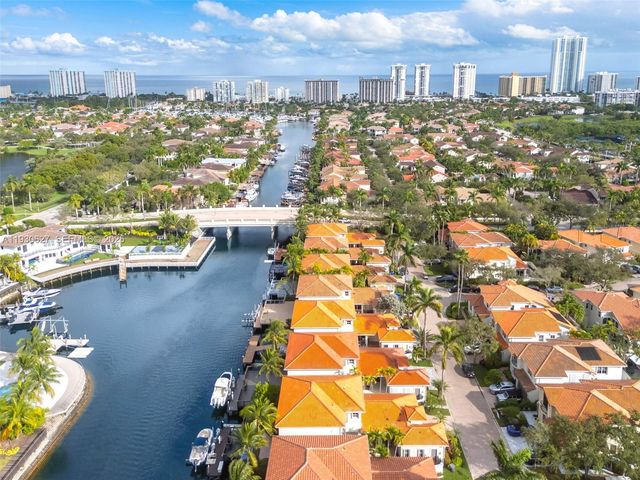 1091 Waterside Ln, Hollywood, FL 33019