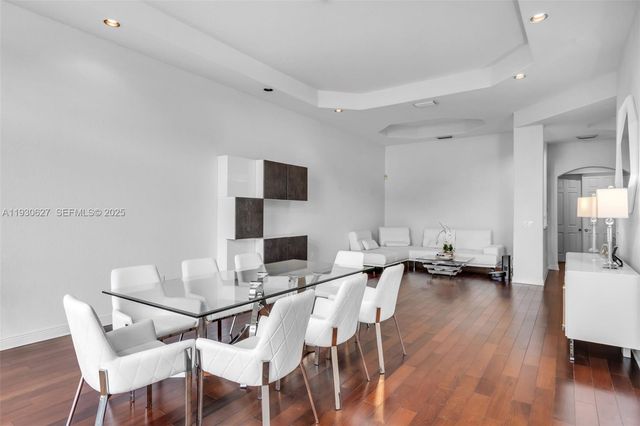 1091 Waterside Ln, Hollywood, FL 33019