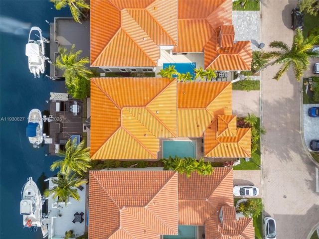 1091 Waterside Ln, Hollywood, FL 33019