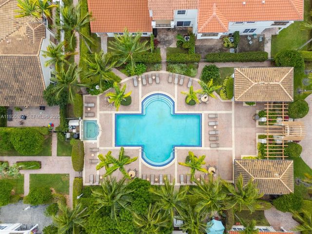 1091 Waterside Ln, Hollywood, FL 33019