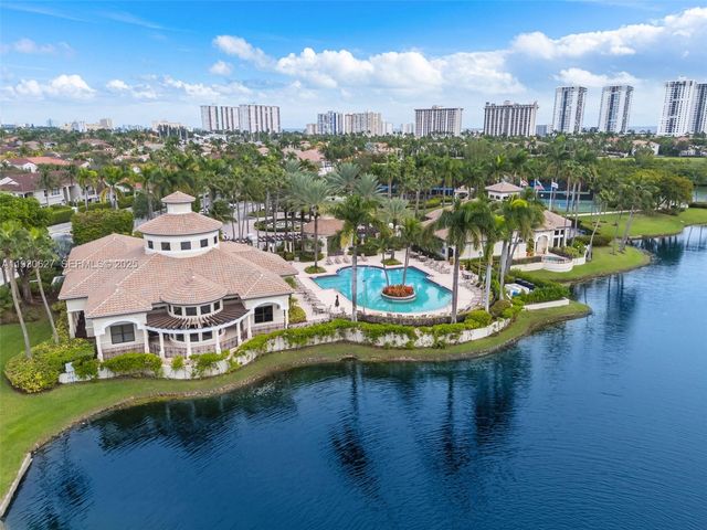 1091 Waterside Ln, Hollywood, FL 33019