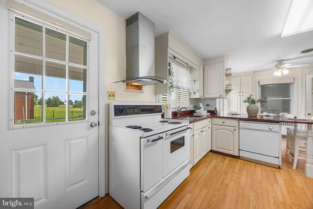 2883 PARK AVE, Manchester, MD 21102