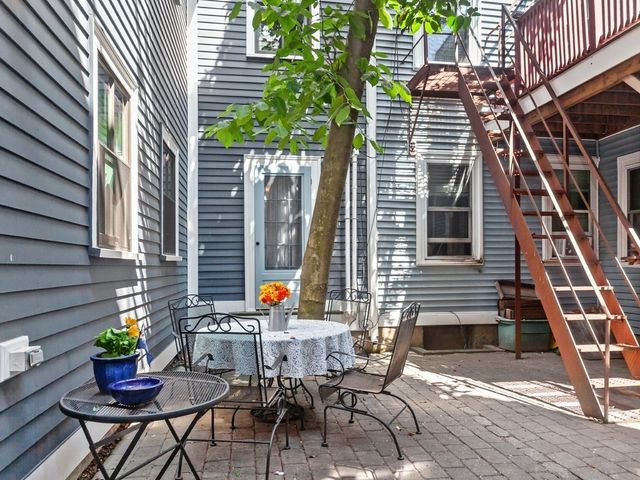10 Austin St 1, Boston, MA 02129
