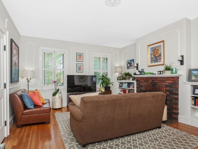 10 Austin St 1, Boston, MA 02129