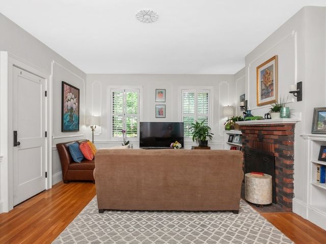10 Austin St 1, Boston, MA 02129