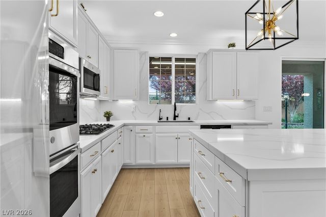 10988 Wonder Hills Street, Las Vegas, NV 89141