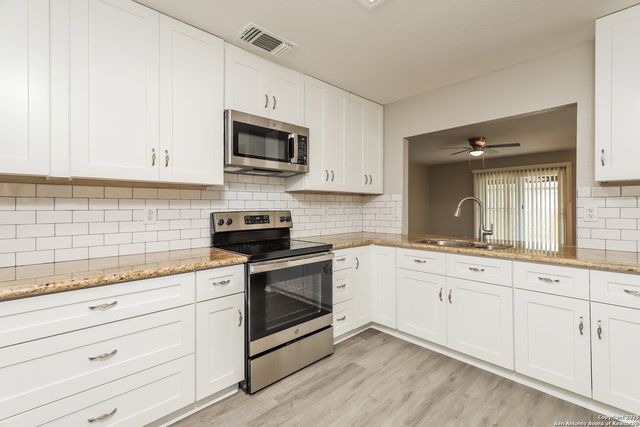 6702 Highland Grass, Converse, TX 78109