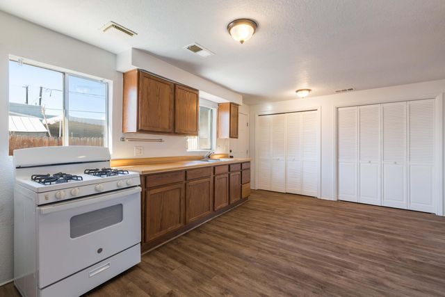 829 San Clemente Avenue NW, Albuquerque, NM 87107