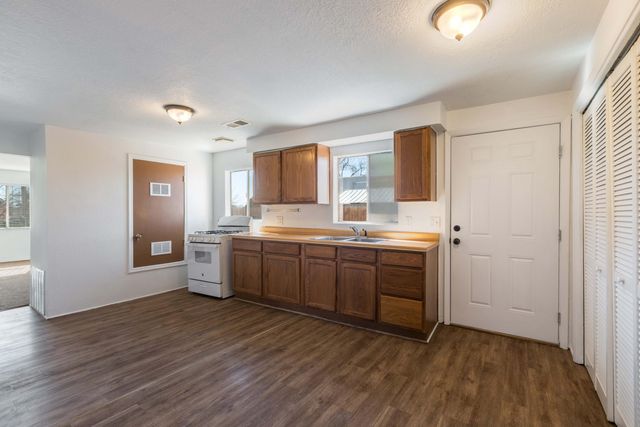 829 San Clemente Avenue NW, Albuquerque, NM 87107