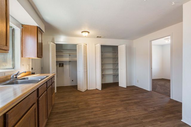 829 San Clemente Avenue NW, Albuquerque, NM 87107