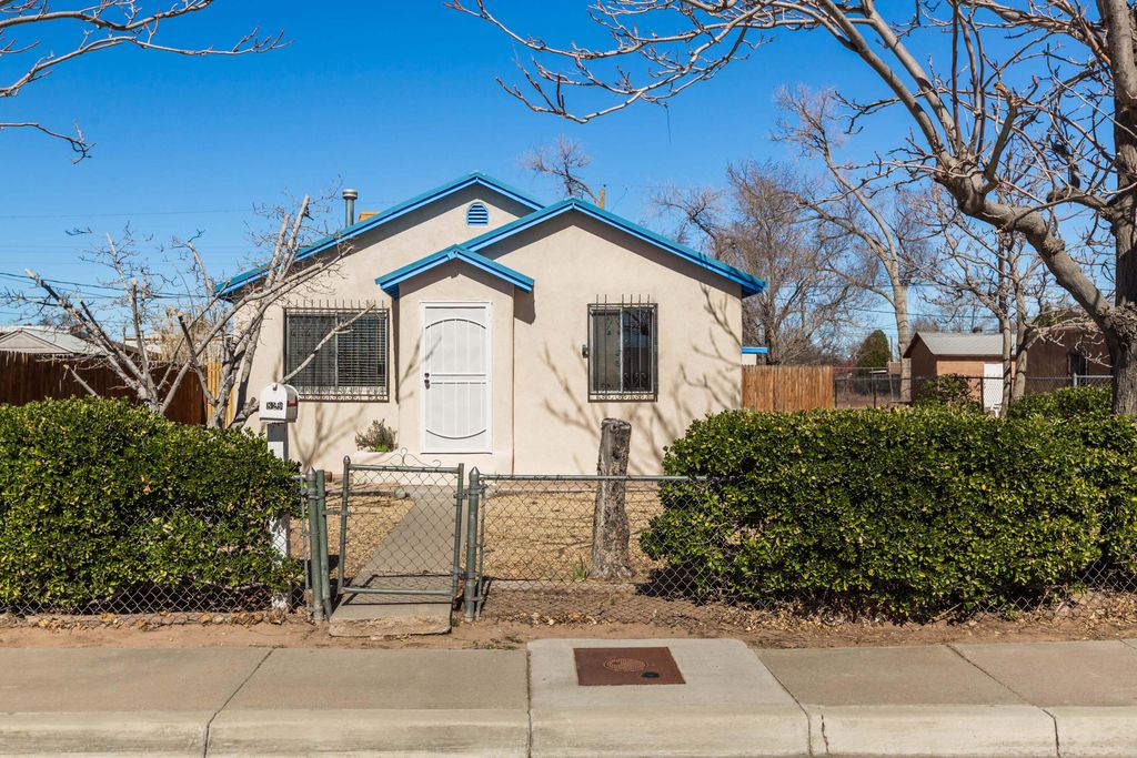 829 San Clemente Avenue NW, Albuquerque, NM 87107