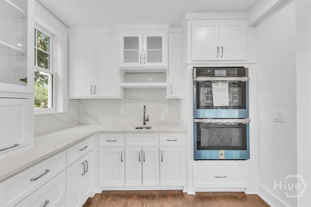 Image 29 of property listing at 405 Washington Avenue, Savannah, GA 31405