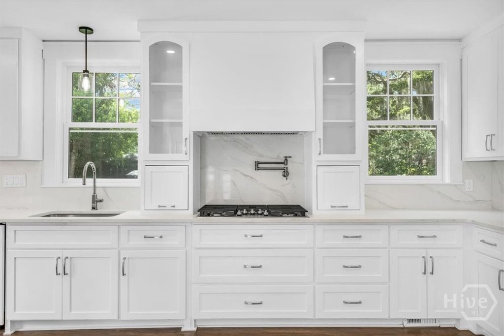 Image 33 of property listing at 405 Washington Avenue, Savannah, GA 31405