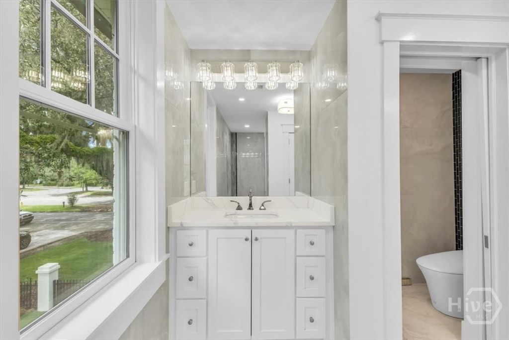 Image 45 of property listing at 405 Washington Avenue, Savannah, GA 31405