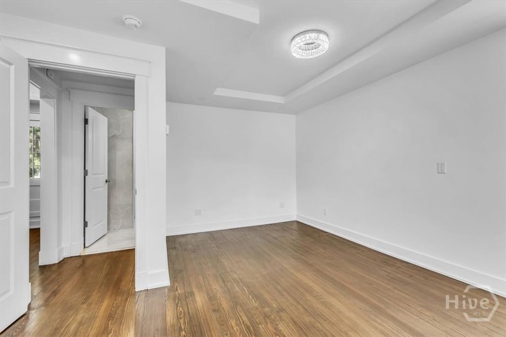 Image 54 of property listing at 405 Washington Avenue, Savannah, GA 31405