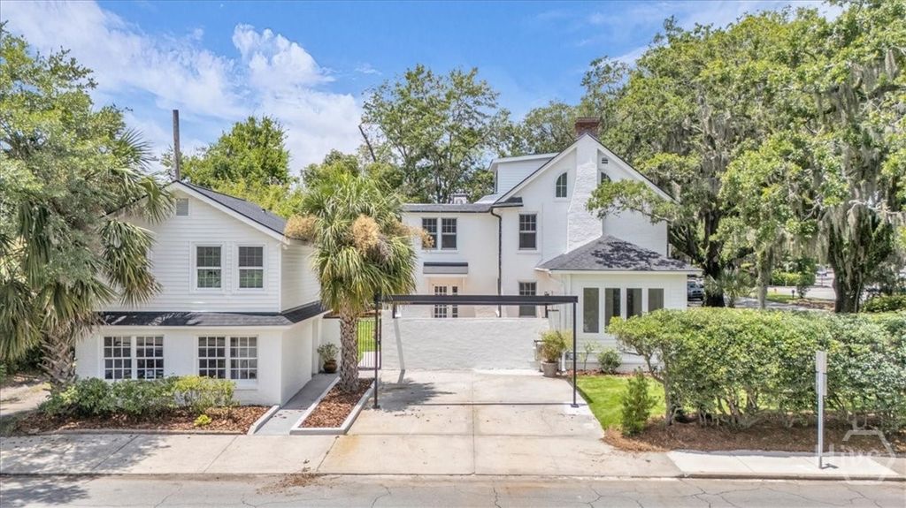 Image 59 of property listing at 405 Washington Avenue, Savannah, GA 31405