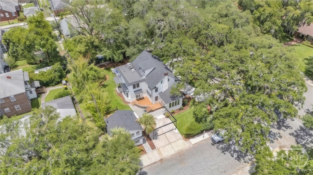 Image 67 of property listing at 405 Washington Avenue, Savannah, GA 31405