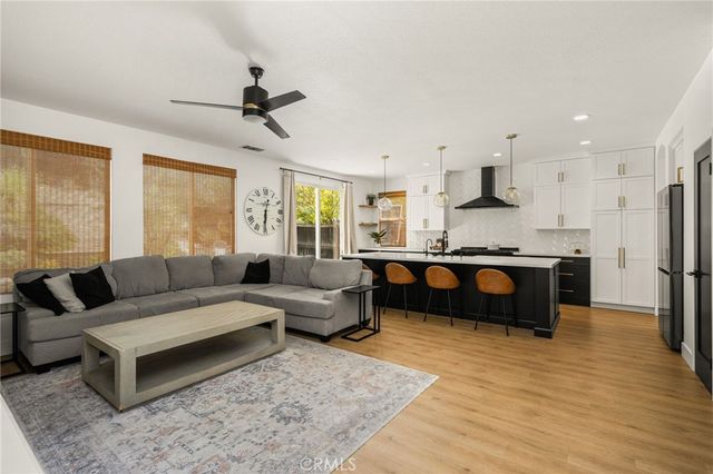 7565 E Crown Pkwy, Orange, CA 92867