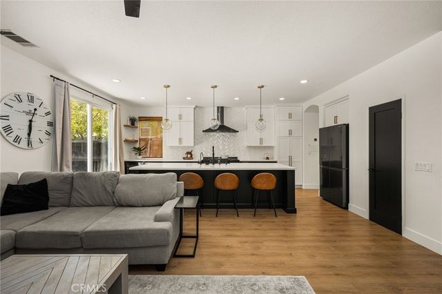 7565 E Crown Pkwy, Orange, CA 92867