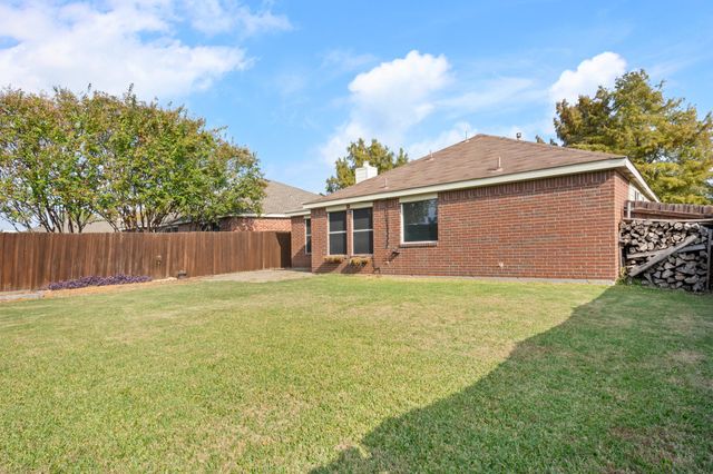 1005 Sussex Drive, Forney, TX 75126