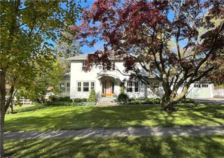 28 Academy Place, Canandaigua City, NY 14424