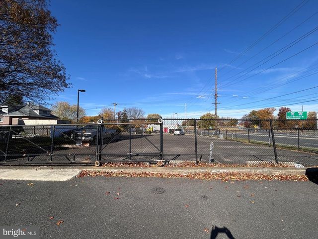 124 BLACK HORSE, West Collingswood Heights, NJ 08059