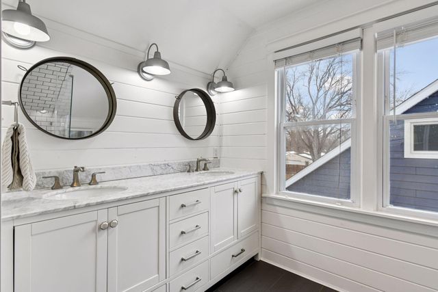 3534 Rhode Island Avenue S, Saint Louis Park, MN 55426