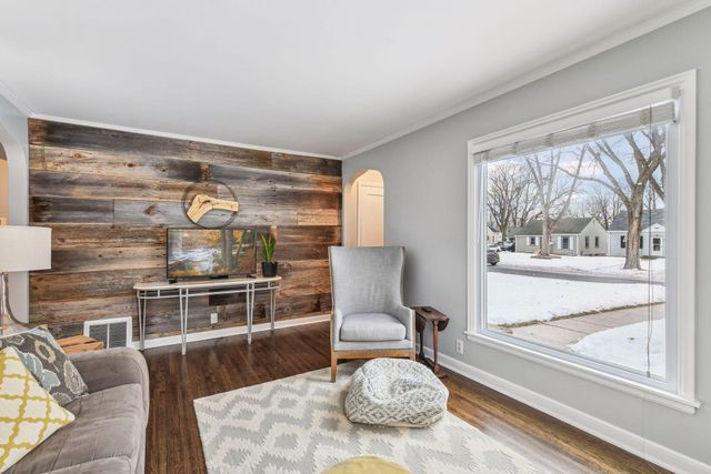 3534 Rhode Island Avenue S, Saint Louis Park, MN 55426