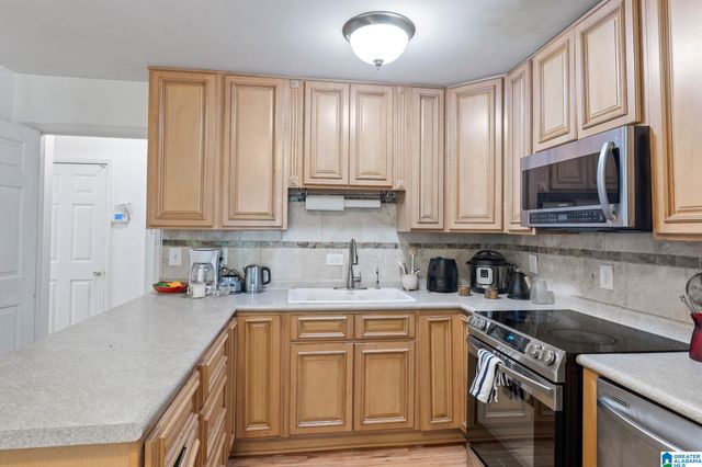 2129 MONTREAT WAY, Vestavia Hills, AL 35216