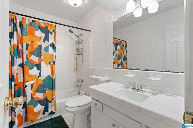 2129 MONTREAT WAY, Vestavia Hills, AL 35216