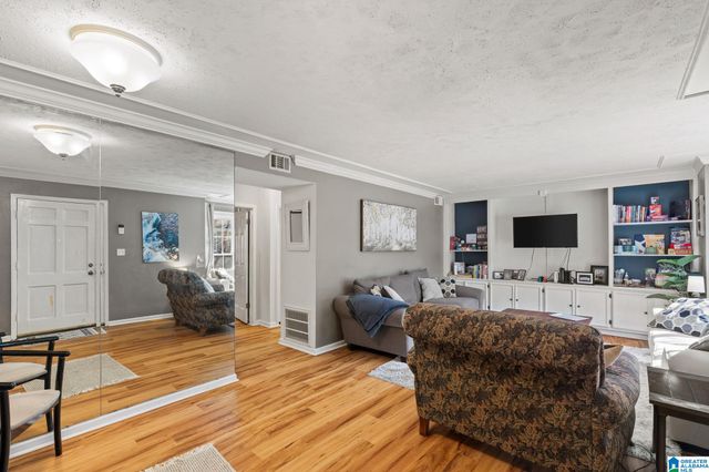 2129 MONTREAT WAY, Vestavia Hills, AL 35216