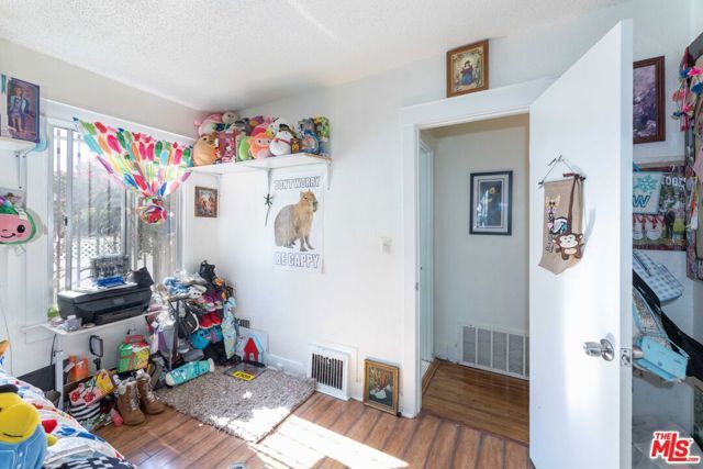 1191 Sunset Avenue, Pasadena, CA 91103