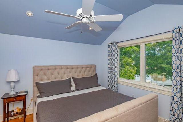 27 W Tiana Road, Hampton Bays, NY 11946