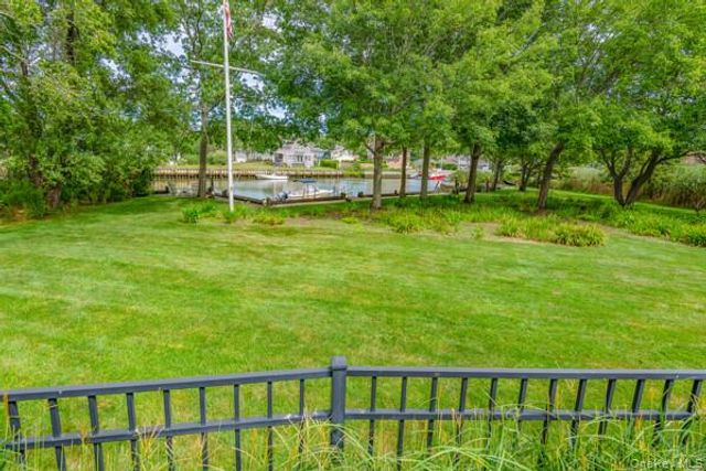 27 W Tiana Road, Hampton Bays, NY 11946