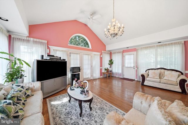 6600 LIVINGSTON RD, Oxon Hill, MD 20745