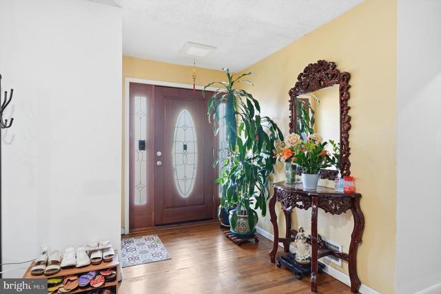 6600 LIVINGSTON RD, Oxon Hill, MD 20745