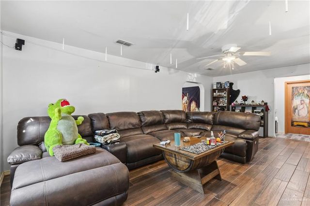 205 E 11th Street, San Juan, TX 78589