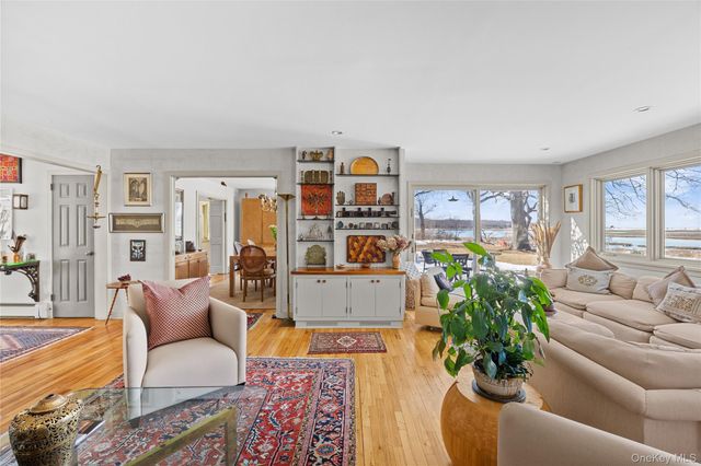 5 Shore Drive, Setauket, NY 11733