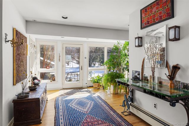 5 Shore Drive, Setauket, NY 11733