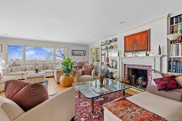 5 Shore Drive, Setauket, NY 11733