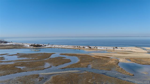 5 Shore Drive, Setauket, NY 11733