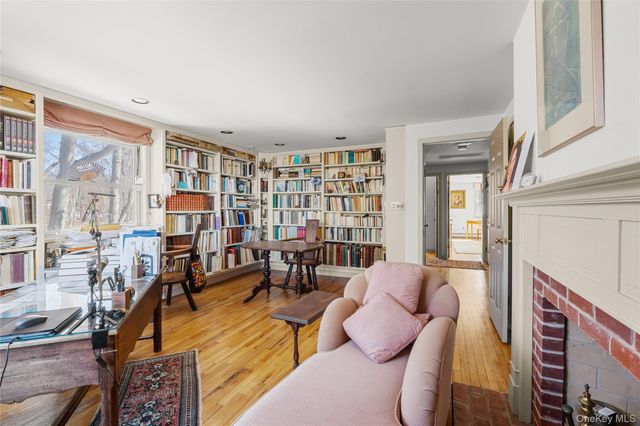 5 Shore Drive, Setauket, NY 11733