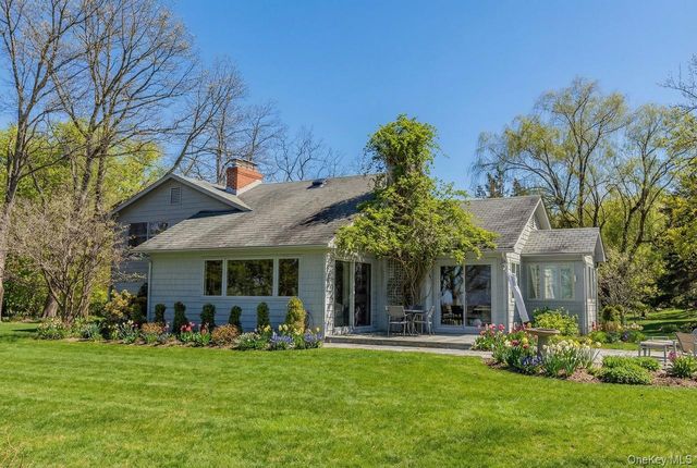 5 Shore Drive, Setauket, NY 11733