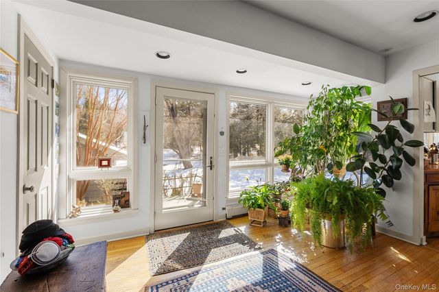 5 Shore Drive, Setauket, NY 11733