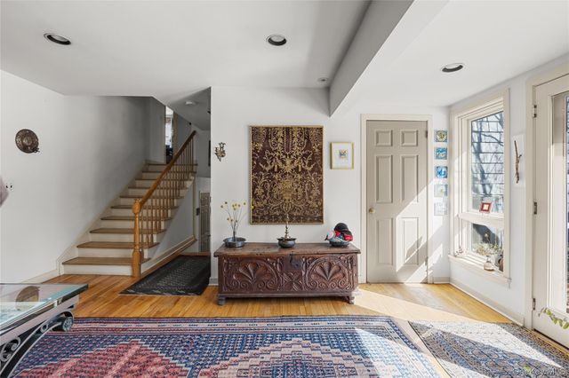 5 Shore Drive, Setauket, NY 11733