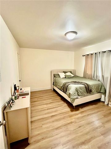 1250 E 3rd Street 8, Long Beach, CA 90802